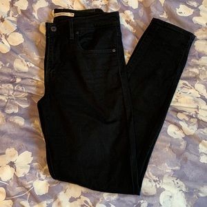 Black skinny Levi’s size 29